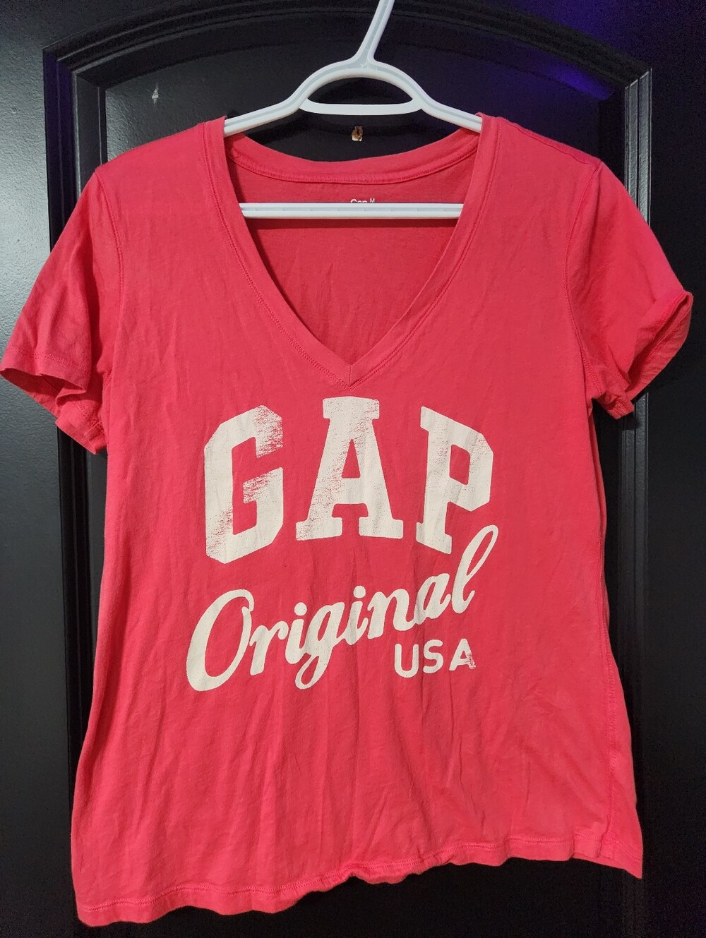 GAP Original USA Women's V-Neck Tee in Coral Pink